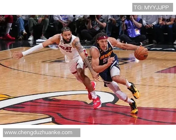 夏季联赛精彩对决勇士与掘金的巅峰之战引发球迷热议