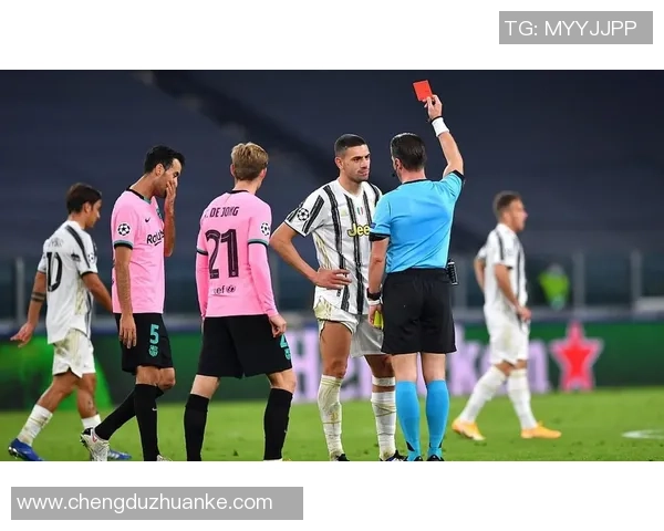 巴萨与尤文图斯阵型对比分析揭示战术博弈的精彩瞬间