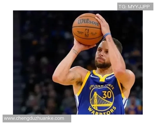 库里三分大赛决赛狂轰20球创历史纪录引发全场热议 库里三分大赛决赛狂轰20球创历史纪录引发全场热议